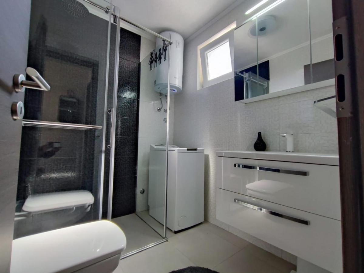 Pop&Rock Holiday House Zara Esterno foto