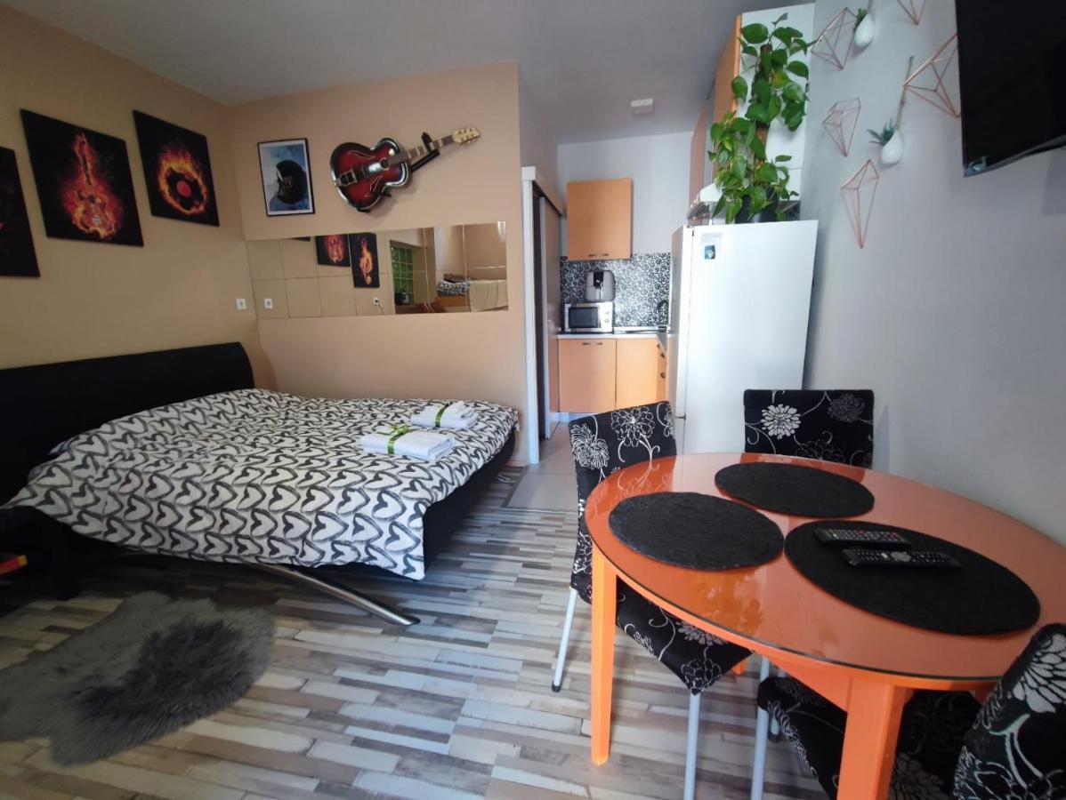 Pop&Rock Holiday House Zara Esterno foto
